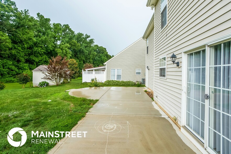 Building Photo - 205 Dutchmans Meadow Dr