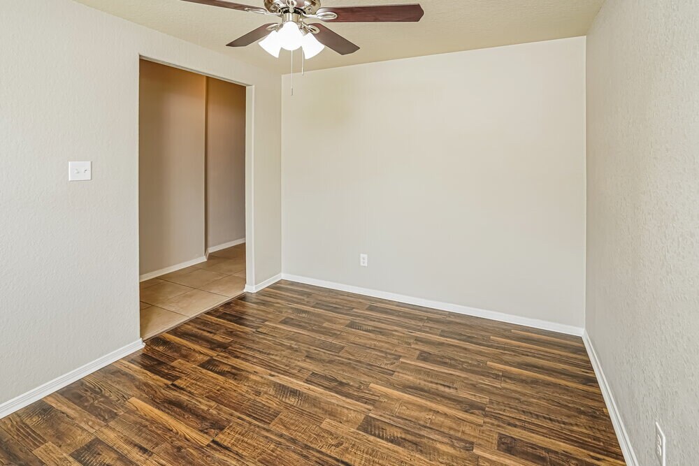 Building Photo - 2527 Elm Crossing Trail