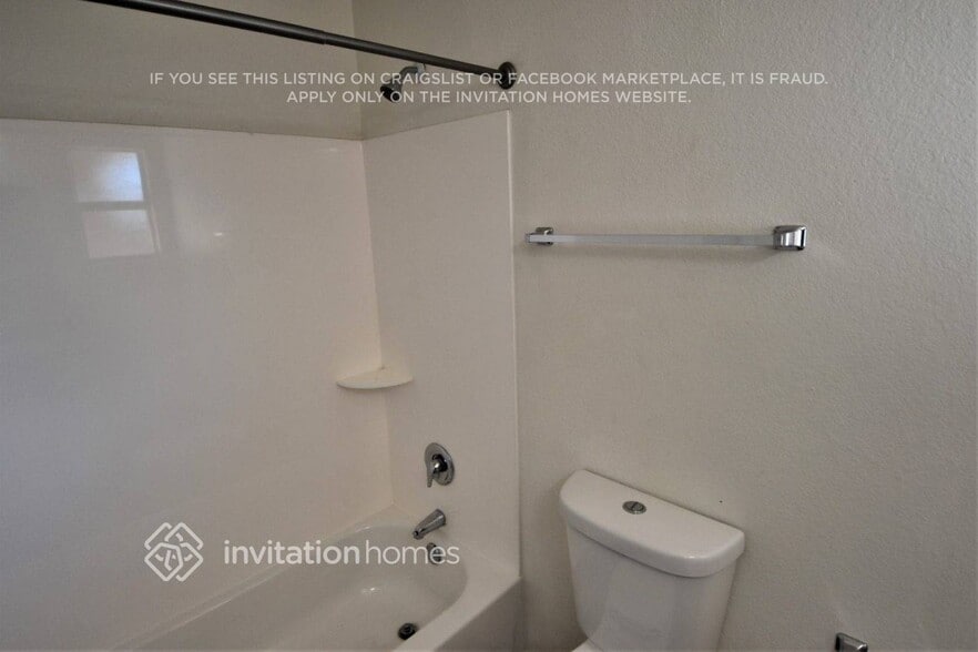 Building Photo - 3215 W Salter Dr