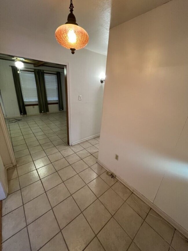 Building Photo - 8823 Cefalu Dr