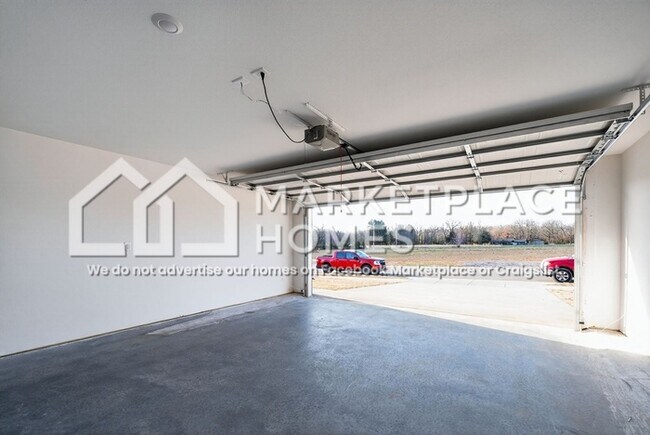 Building Photo - 3050 Rosalee Ln