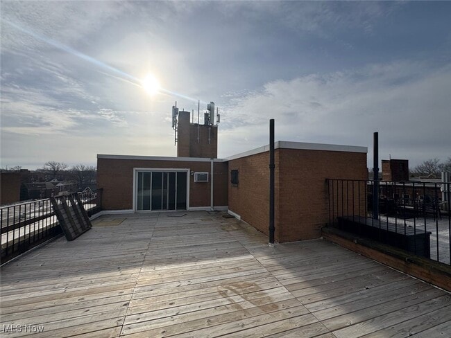 Building Photo - 12050 Lake Ave