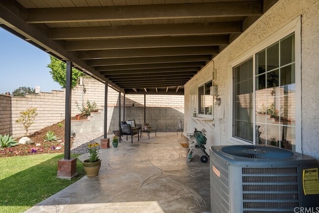 Building Photo - 2650 Altamira Dr