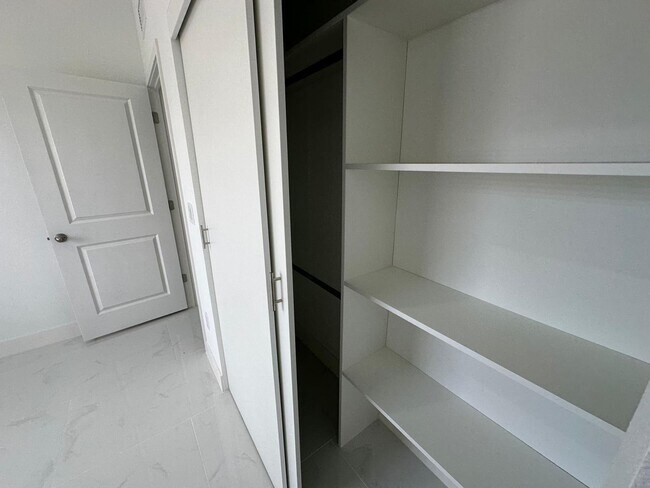 Building Photo - 6033 Kumquat Cir