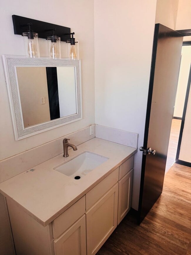 Building Photo - Charming 3 Bed/ 2 Bath Home in Clovis