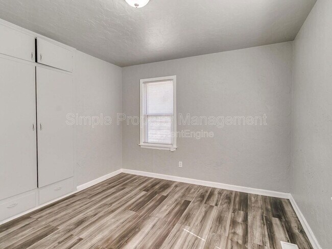 Building Photo - 3916 NW 24th St