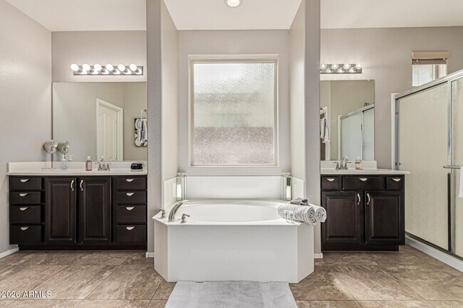 Building Photo - 7657 S Debra Dr