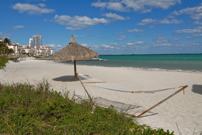 Building Photo - 7154 Fisher Island Dr