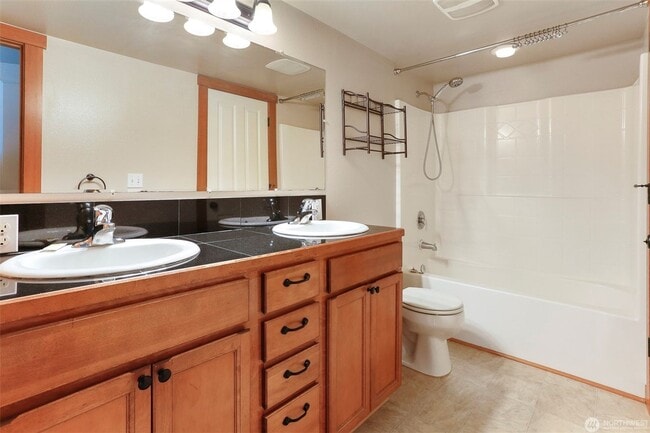 Building Photo - 3Bd/2.5Ba Seattle Townhome