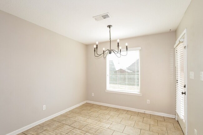 Building Photo - 40 Willow Springs Ln