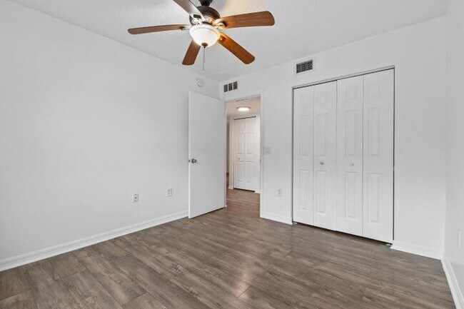 Building Photo - 3780 N Jog Rd