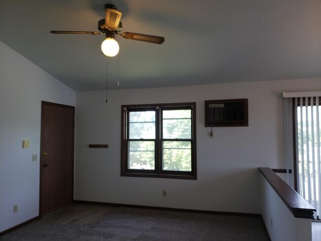 Building Photo - 653 Galena Ct