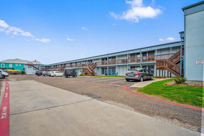 Building Photo - 2025 Eleventh Street-SI FL1-ID1023252P