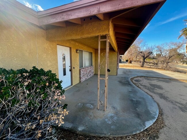 Building Photo - 74071 Playa Vista Dr