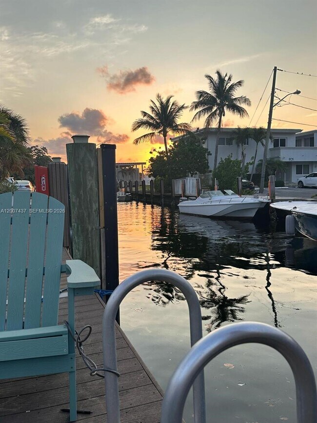 Building Photo - 1650 N Riverside Dr