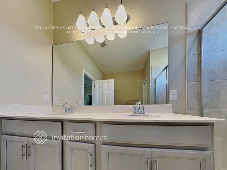 Building Photo - 1792 Chatsworth Cir