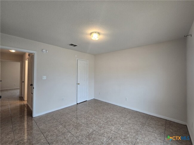 Building Photo - 5705 Mandalay Dr