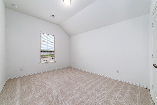 Building Photo - 2010 Orchid St