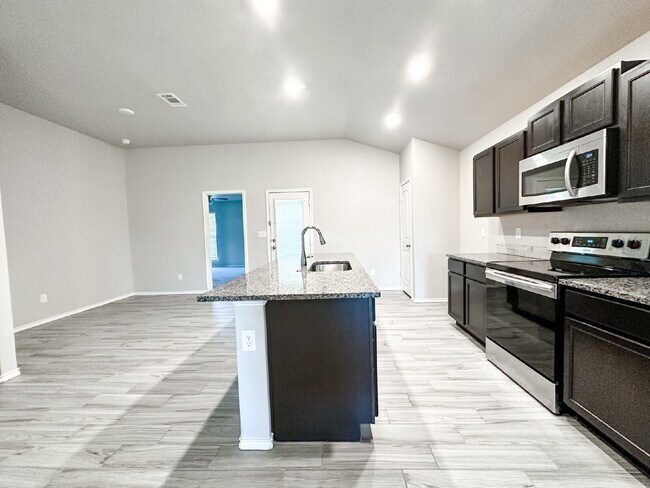 Building Photo - Beautiful Home in Upland Crossing!