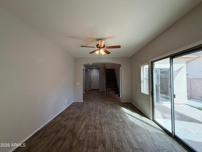 Building Photo - 4661 E Laurel Ave