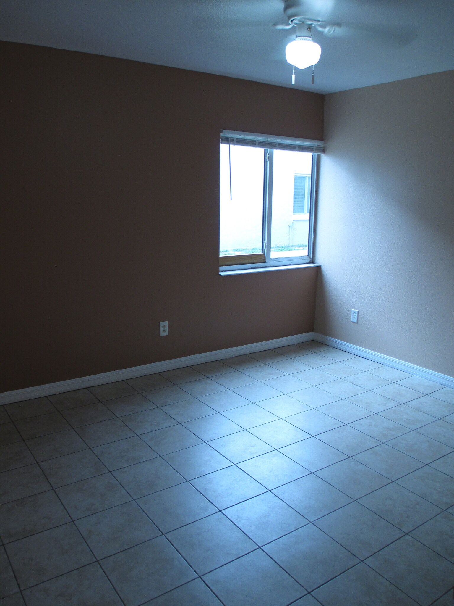 Building Photo - 800 N Fiske Blvd