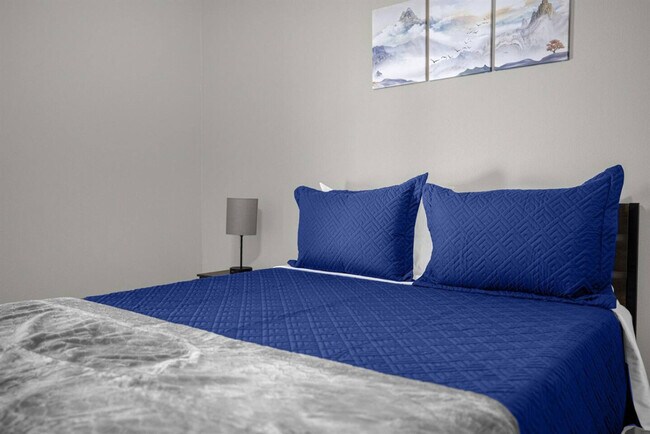 Building Photo - 13915 Heritage Club Dr