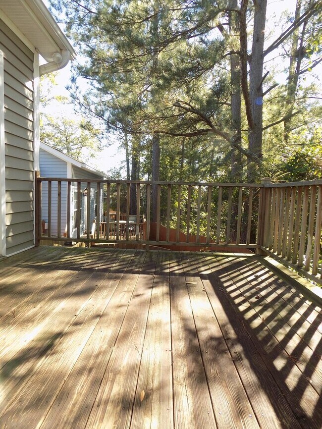 Building Photo - Earlewood-Offering Self Guided Tour with RENTLY!