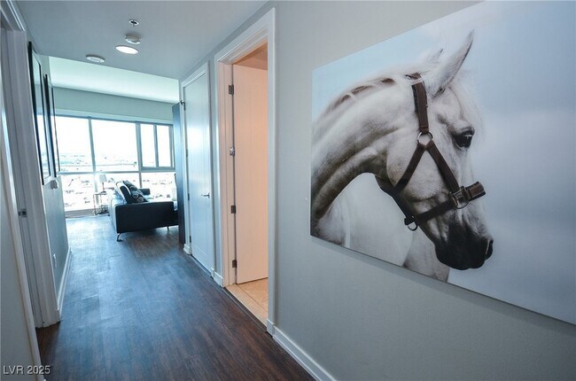 Building Photo - 4525 Dean Martin Dr