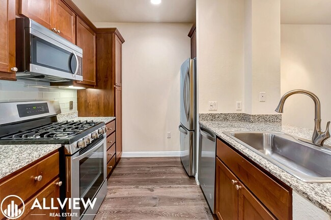 Building Photo - *MOVE-IN SPECIAL | $500 OFF FIRST MONTH'S ...