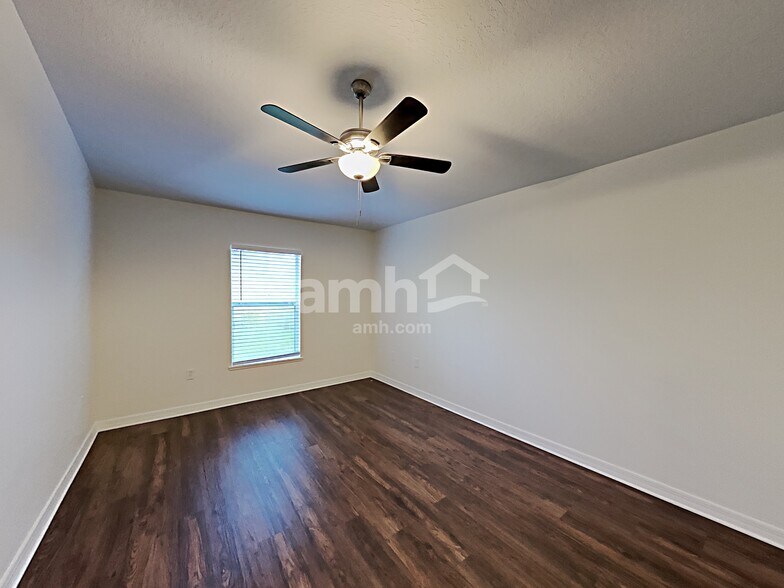 Building Photo - 520 Brown Bear Way