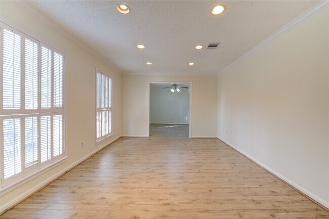 Building Photo - 5810 Boyce Springs Dr