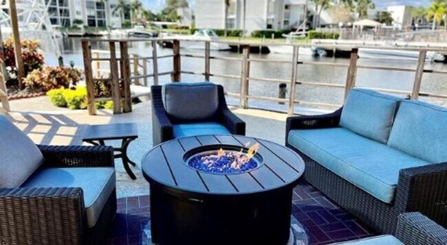 Building Photo - (55+) 1/1.5 WATERFRONT in Circle Bay Yacht Club