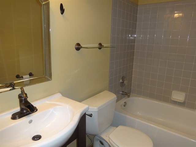 Building Photo - 1901 Big Tree Dr