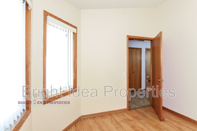 Building Photo - 2737 Douglas Dr N