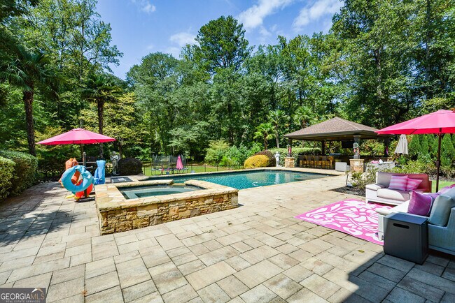 Building Photo - 2210 Spalding Dr