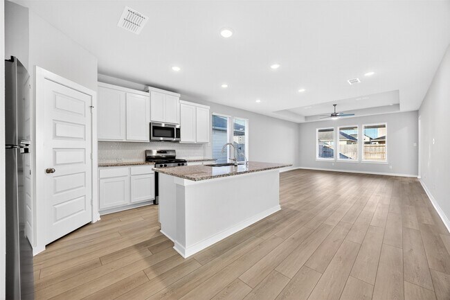 Building Photo - 21827 Blue Daisy Ct