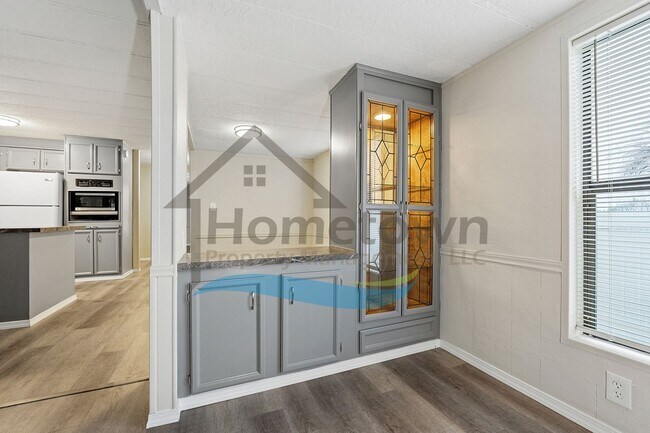 Building Photo - 2-Bedroom 2-Bathroom Home with Off-Street Parking Available in Coeur d’Alene!