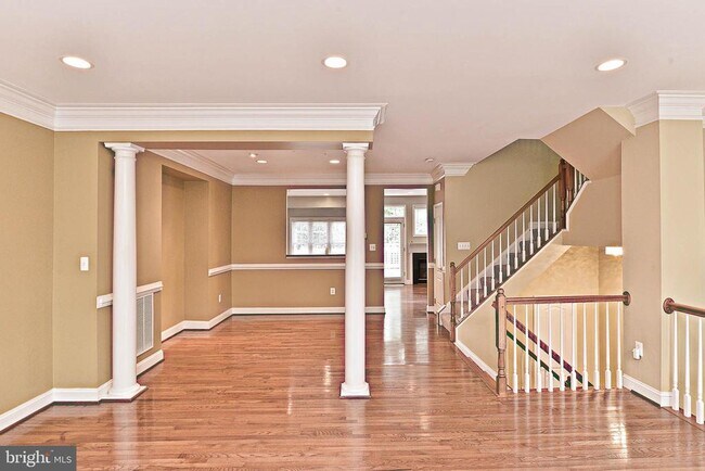 Building Photo - 12035 Treeline Way