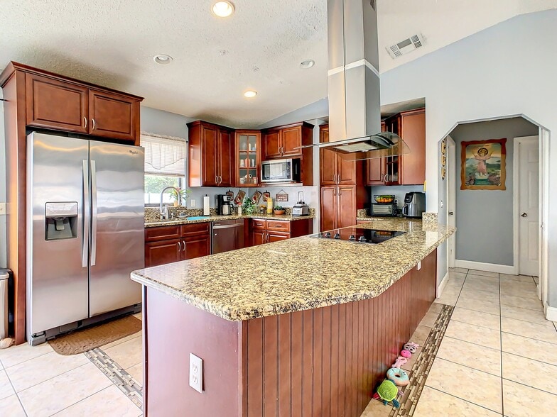 Building Photo - 853 Blanc Ct