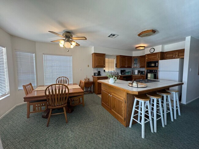 Building Photo - 2834