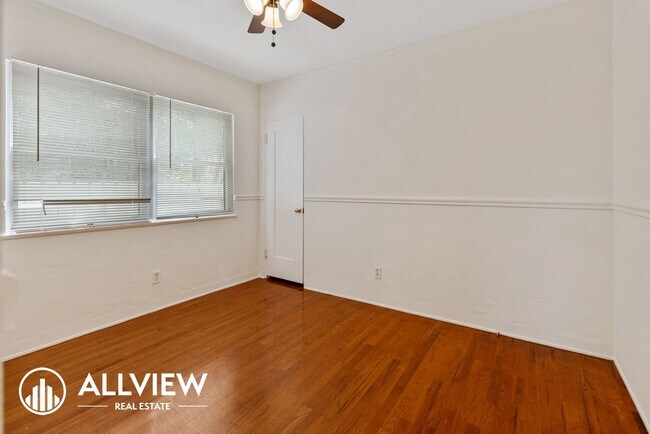 Building Photo - Charming 3 Bedroom 1 Bath Costa Mesa Bungalow