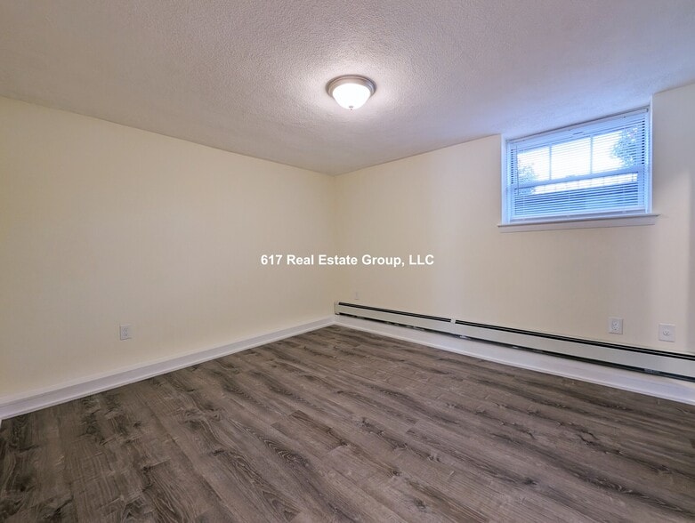 Building Photo - 160 N Beacon St