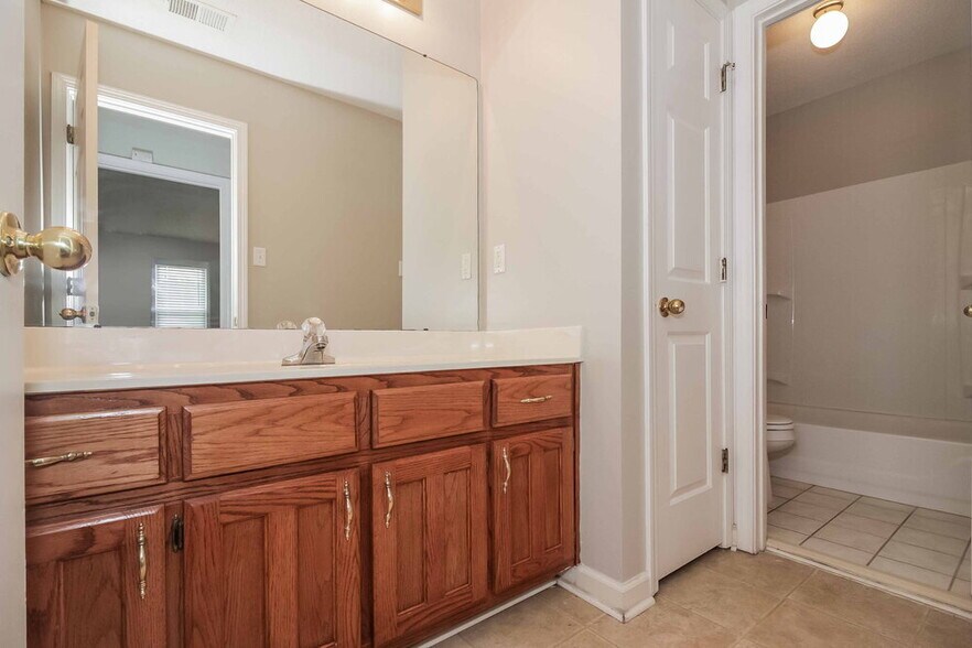 Building Photo - 4570 Wood Fox Cove