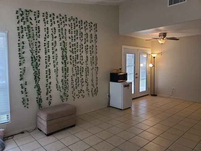 Building Photo - 715 San Mario Ct
