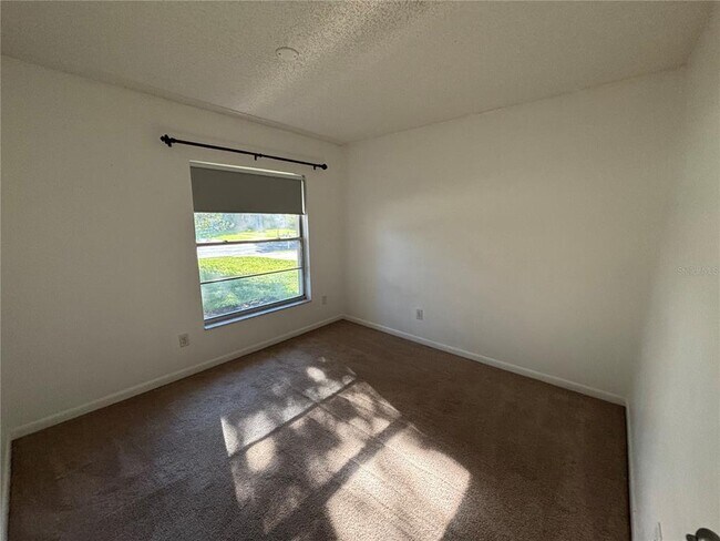 Building Photo - 1761 Lakeview Village Dr
