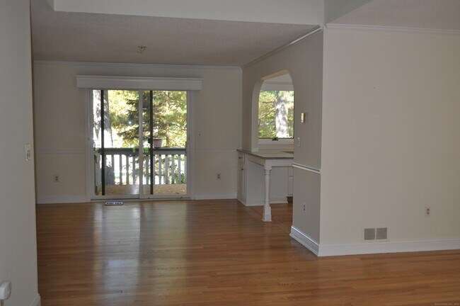 Building Photo - 59 Byron Dr