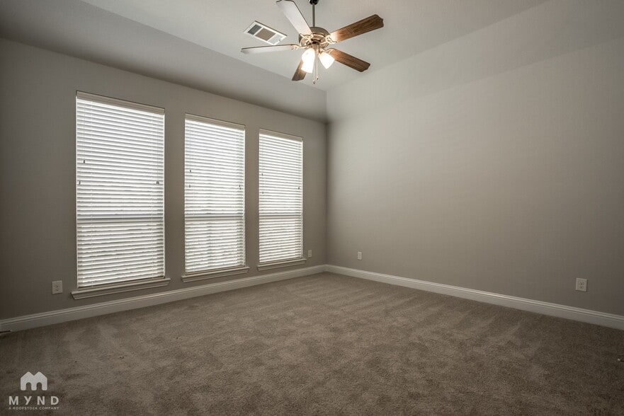 Building Photo - 3313 King Yon Wy