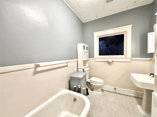 Building Photo - 1016 W Alabama St