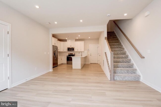 Building Photo - 43798 Middleway Ter