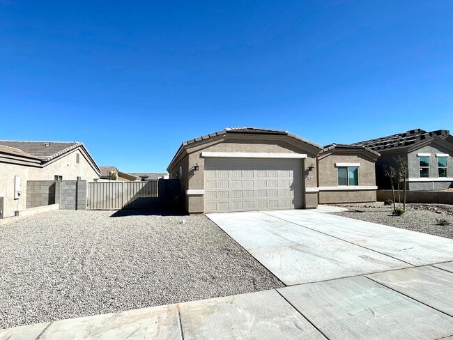 Building Photo - Beautiful 4 Bedroom Home in Kingman Crossing Community.